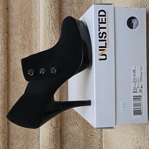 UNLISTED Kenneth Cole Heels